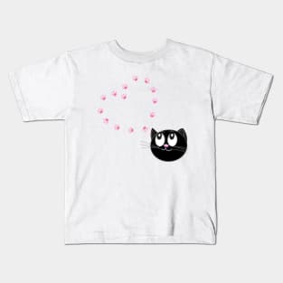 Cute black cat with hearts Kids T-Shirt